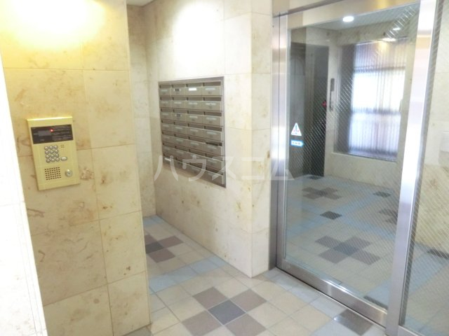 26/30 エントランス