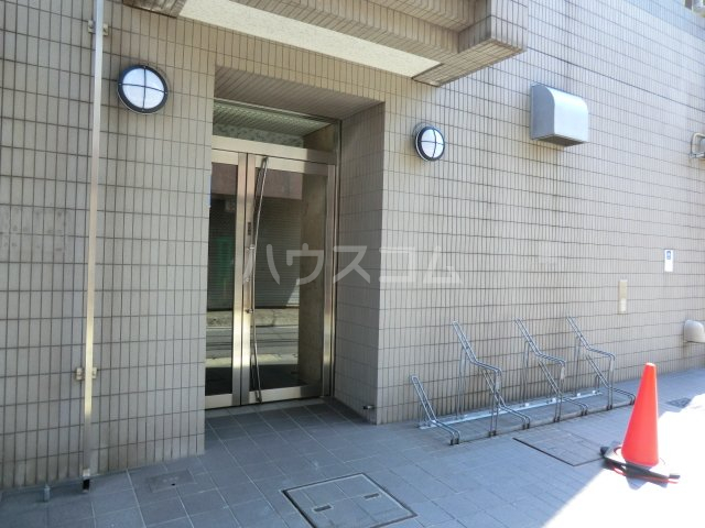 27/30 エントランス