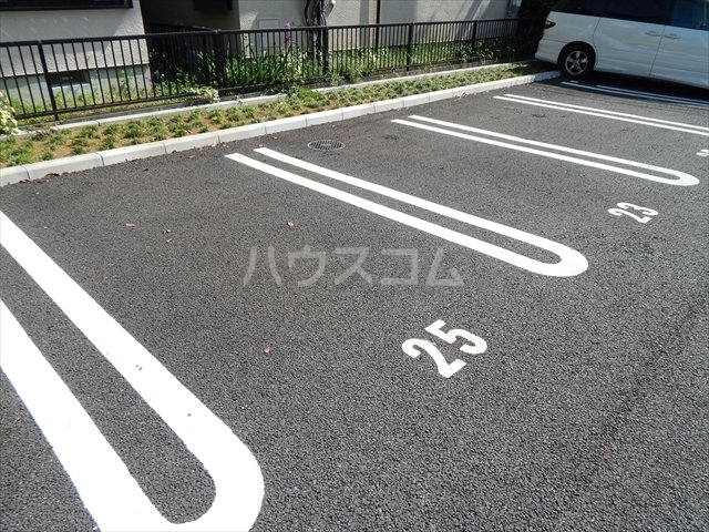 15/17 駐車場
