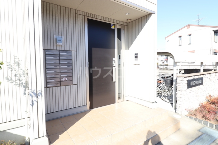 17/28 エントランス