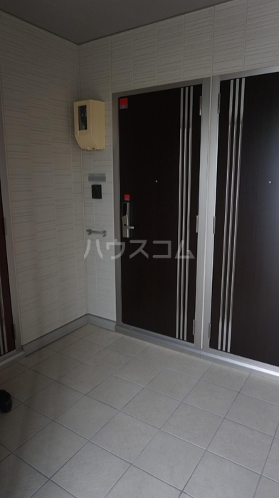 18/26 エントランス