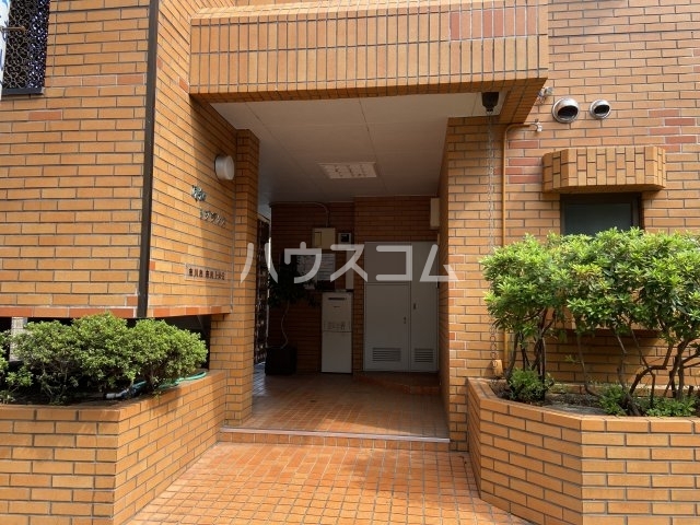 14/20 エントランス