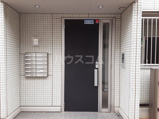 28/30 エントランス