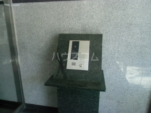 23/30 エントランス