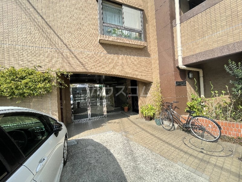 21/29 エントランス