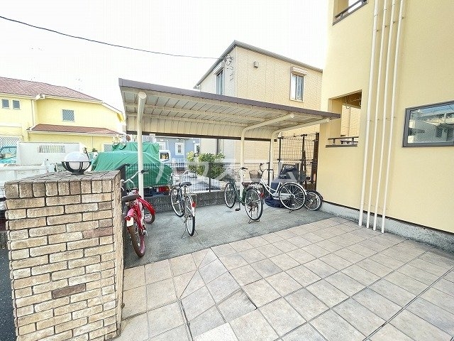 20/30 エントランス