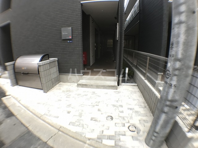 21/29 エントランス