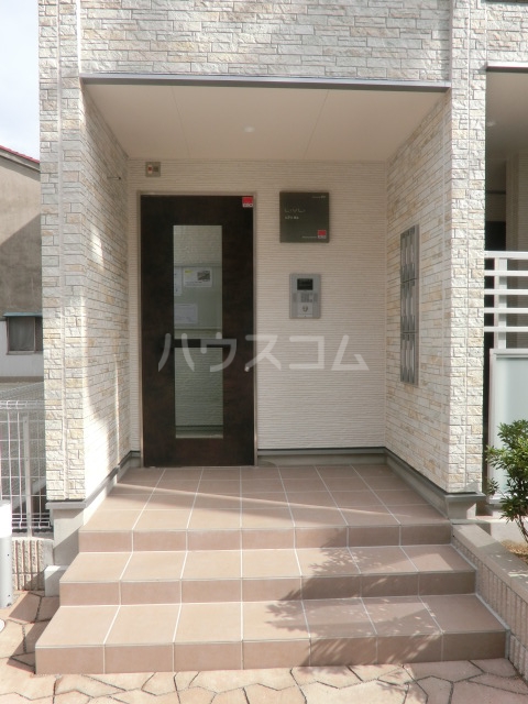 22/29 エントランス