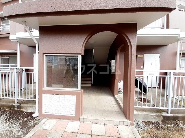 24/30 エントランス