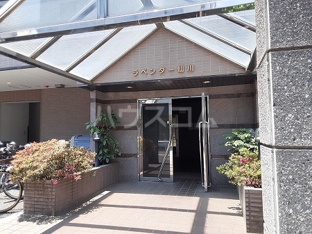 20/30 エントランス