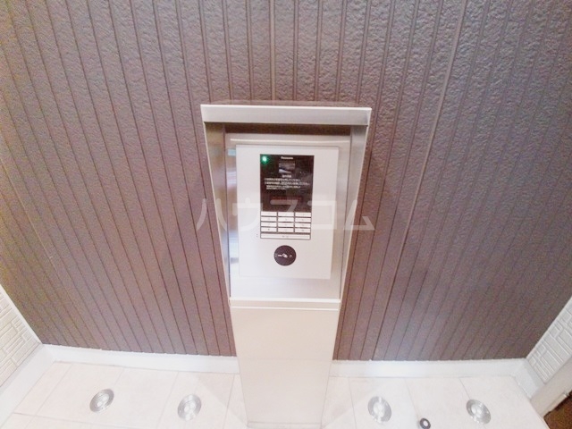 22/30 エントランス