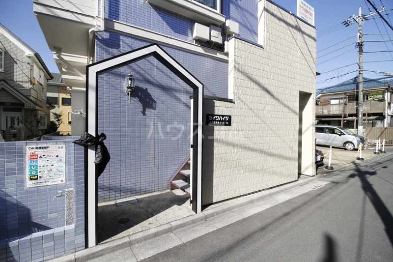 17/27 エントランス