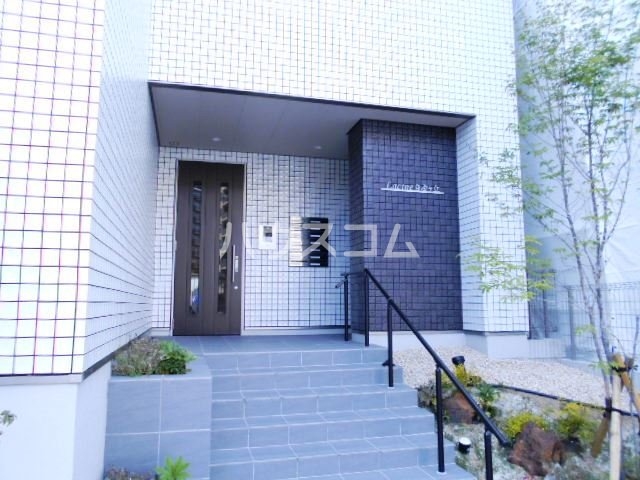 26/30 エントランス