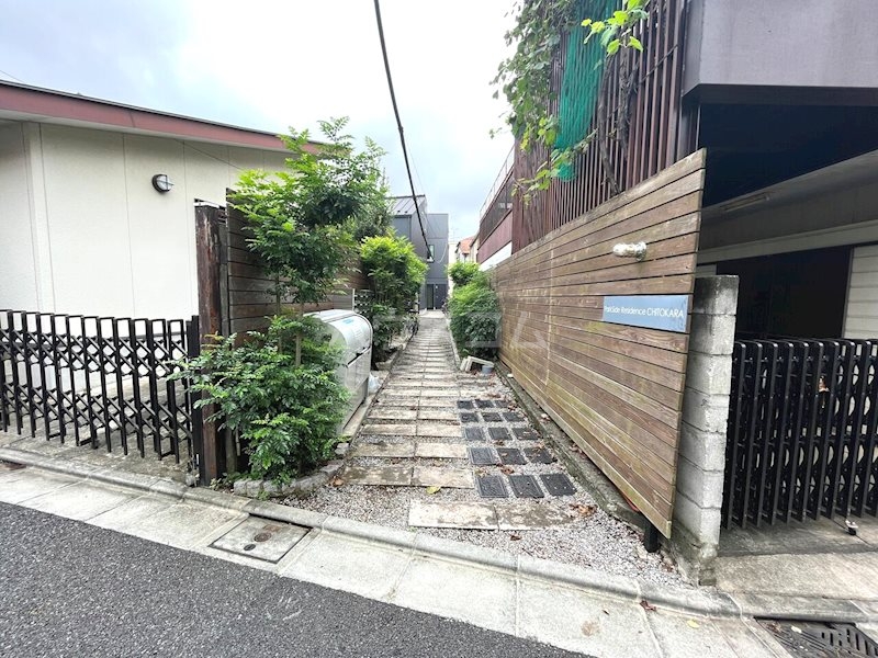 13/16 エントランス