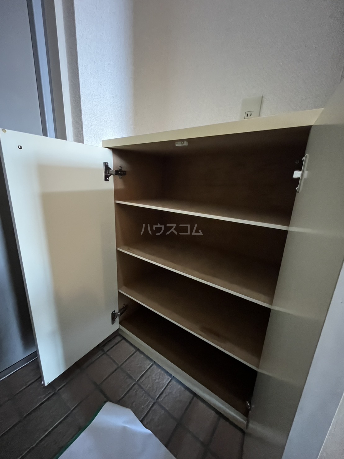 21/30 エントランス