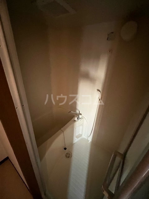 13/30 浴室