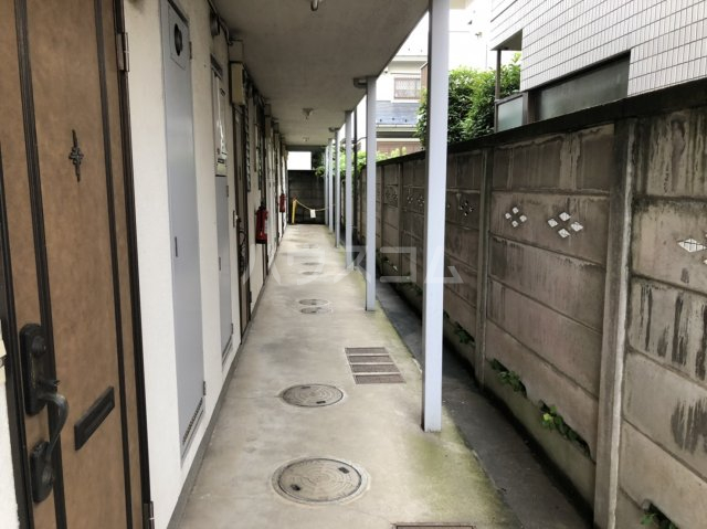 28/30 エントランス