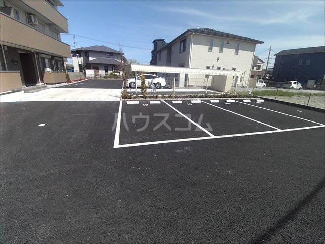 14/17 駐車場