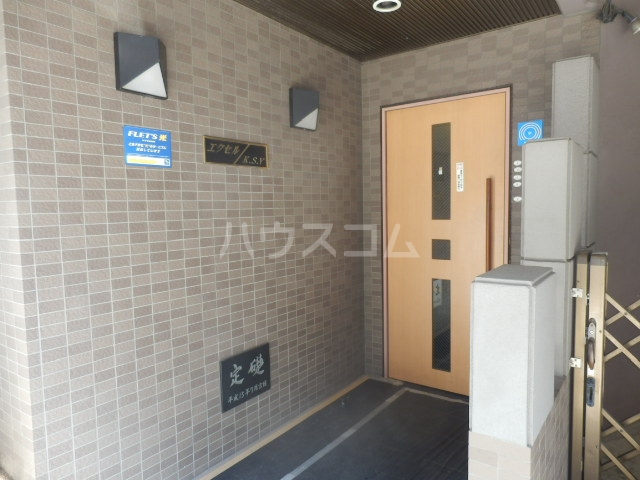 22/27 エントランス