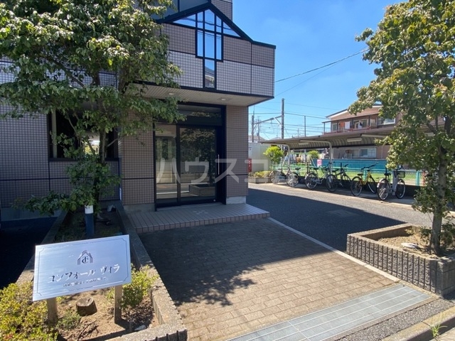 22/30 エントランス