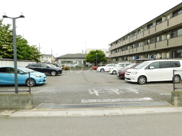 16/25 駐車場