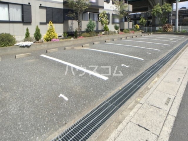 14/23 駐車場