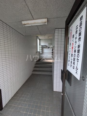 16/18 エントランス