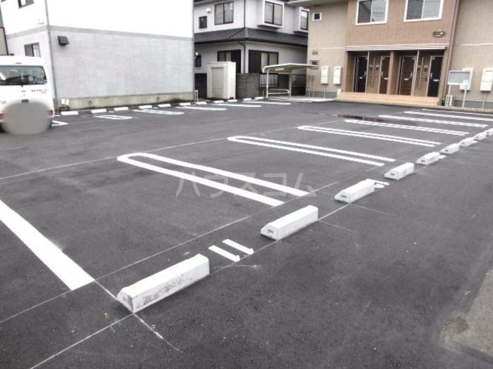 16/27 駐車場