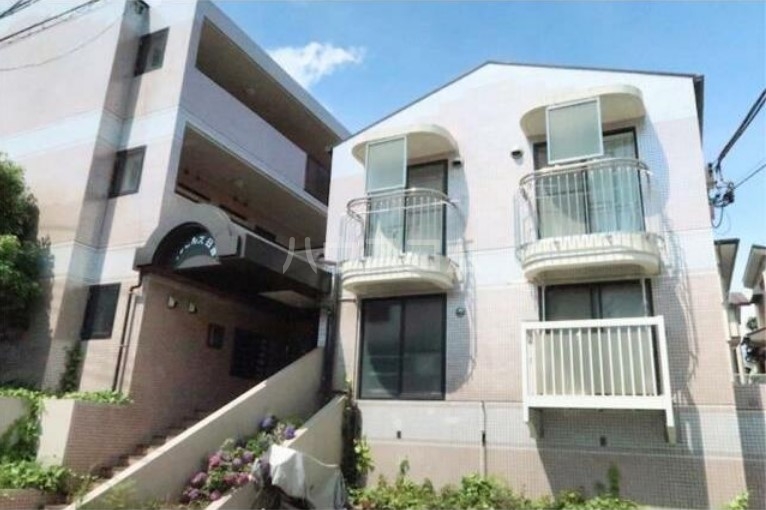 22/27 エントランス