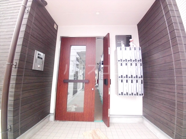 26/30 エントランス