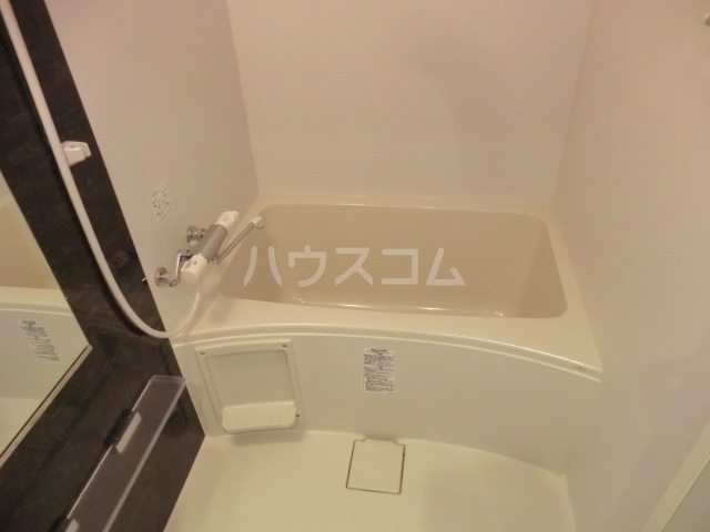 13/30 浴室