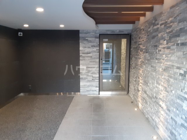 29/30 エントランス