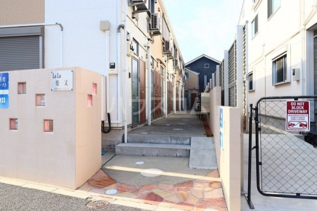 22/30 エントランス