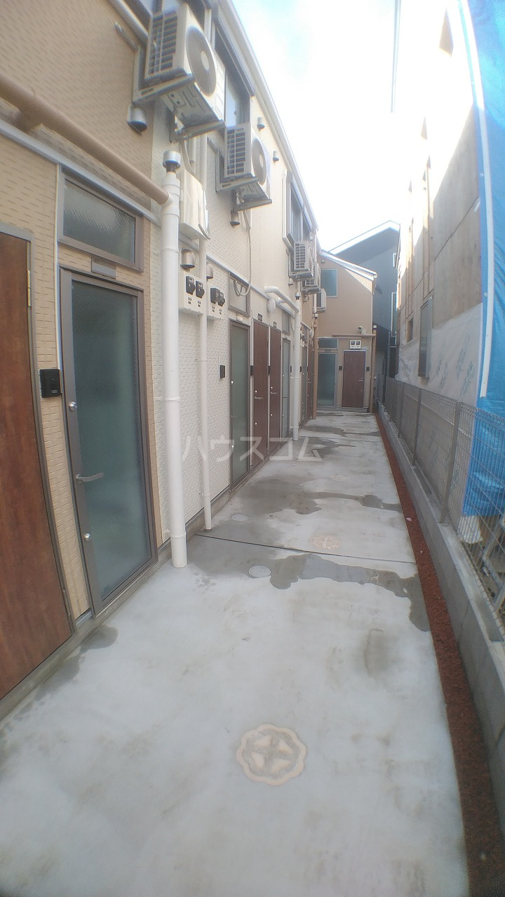 26/30 エントランス