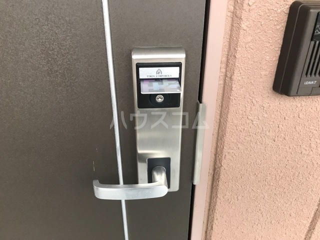 16/27 エントランス