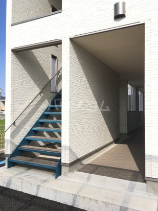 19/30 エントランス