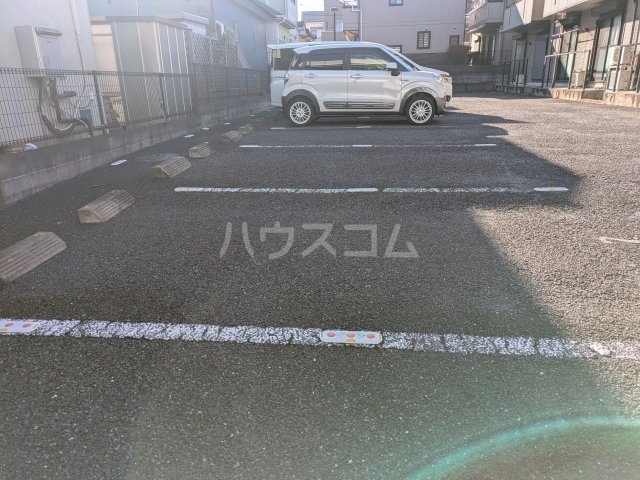 27/30 駐車場