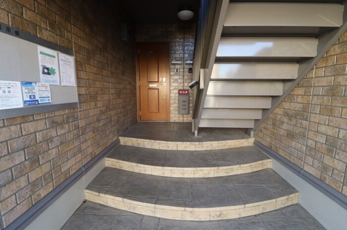 24/30 エントランス