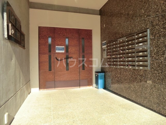 14/23 エントランス