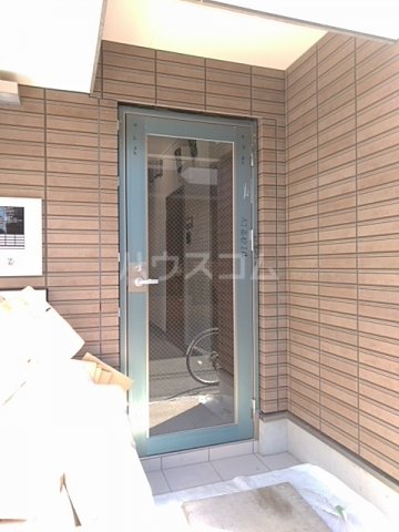 23/30 エントランス