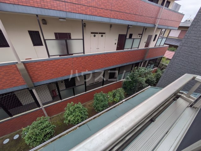 16/27 バルコニー