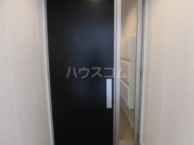 26/30 エントランス