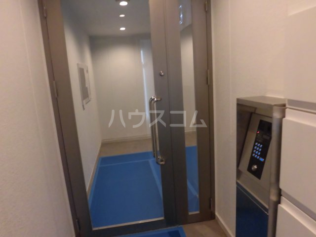 26/30 エントランス