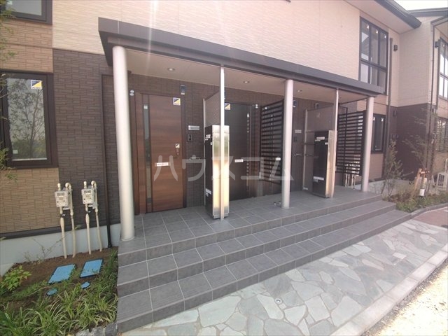 22/25 エントランス