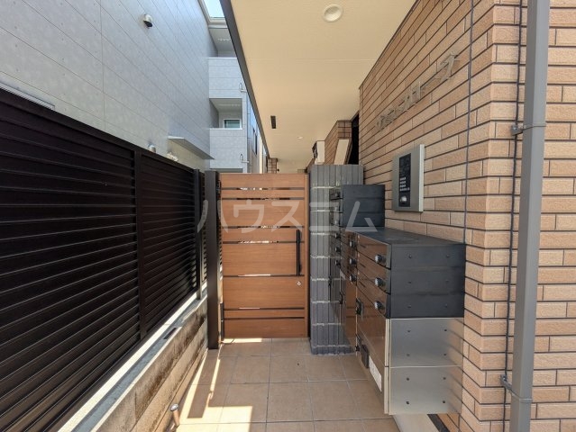 3/4 エントランス