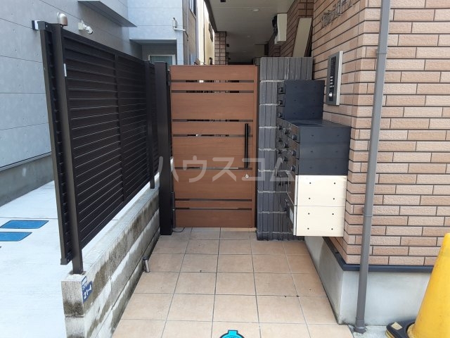 29/30 エントランス