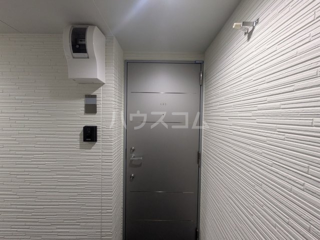 27/30 エントランス