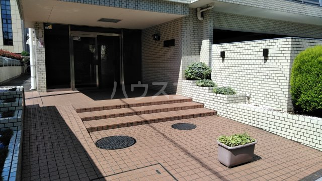 3/7 エントランス