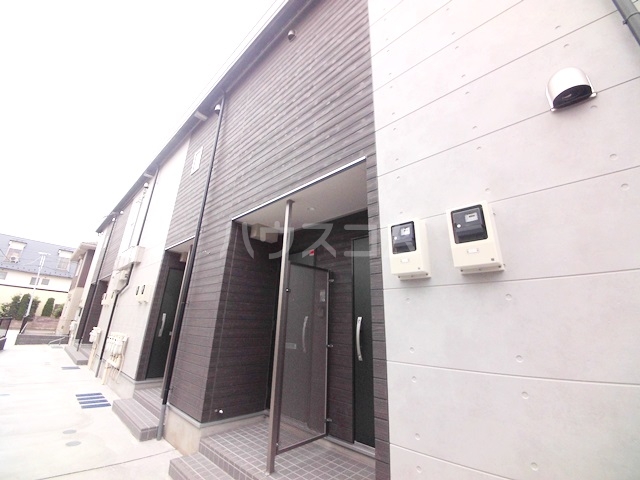 27/30 エントランス