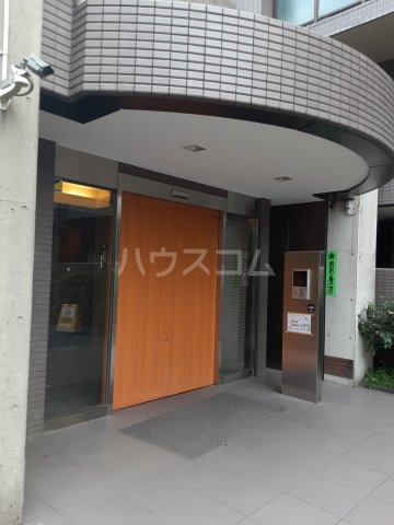 28/30 エントランス